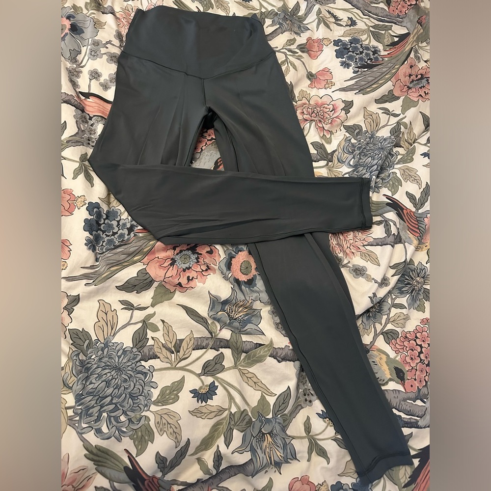 Aerie dark green leggings size medium.